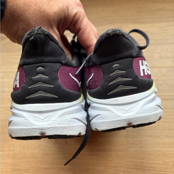 HOKA Clifton 9. Condition 6/10 - Picture 3 of 6